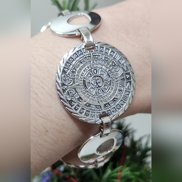 Aztec Calendar Silver Disc Bracelet VINTAGE - Picture 1 of 16